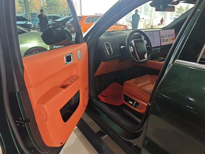 Фото 16 - LiXiang L8