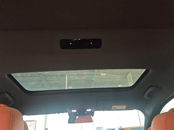 Фото 18 - LiXiang L8