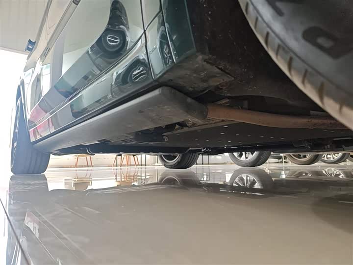 Фото 21 - LiXiang L8