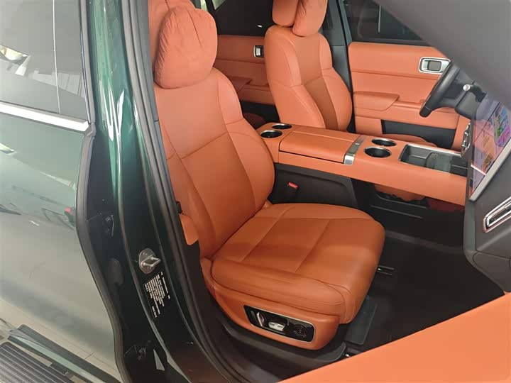 Фото 25 - LiXiang L8