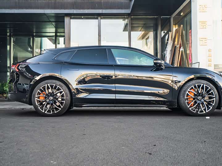 Фото 3 - Zeekr 001