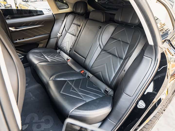 Фото 7 - Zeekr 001