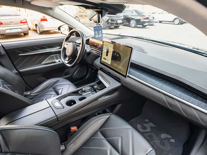 Фото 9 - Zeekr 001