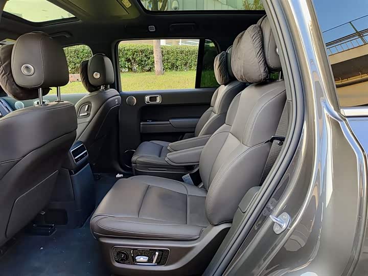 Фото 8 - LiXiang L9