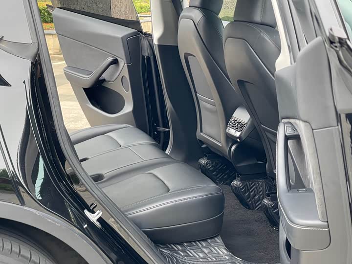 Фото 12 - Tesla Model Y