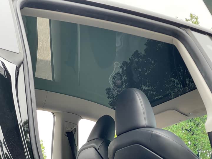 Фото 19 - Tesla Model Y