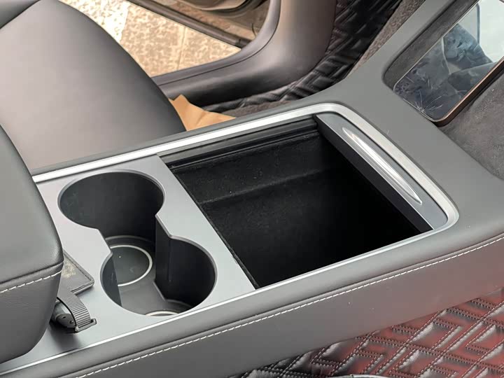 Фото 20 - Tesla Model Y