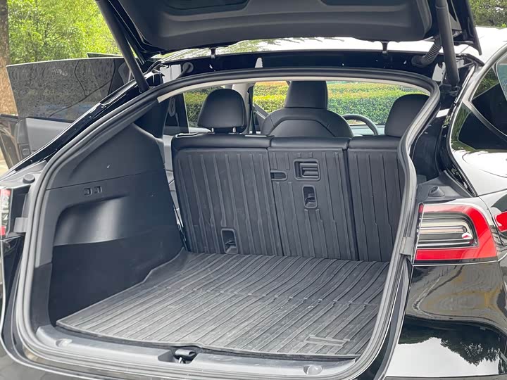 Фото 8 - Tesla Model Y