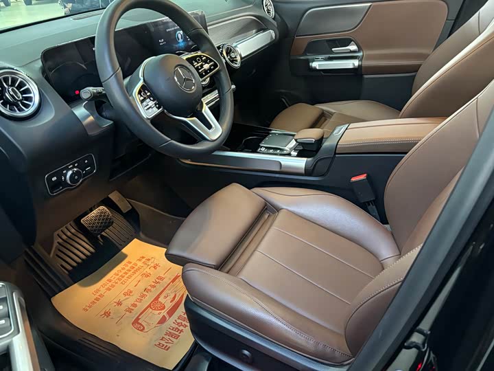 Фото 8 - Mercedes-Benz GLB-Class