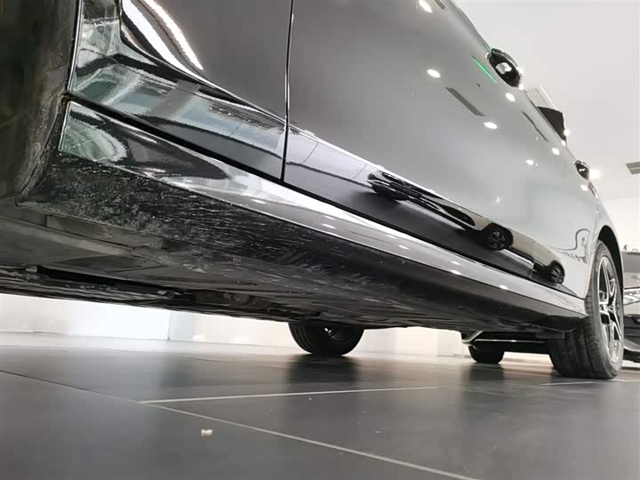 Фото 22 - Mercedes-Benz E-Class