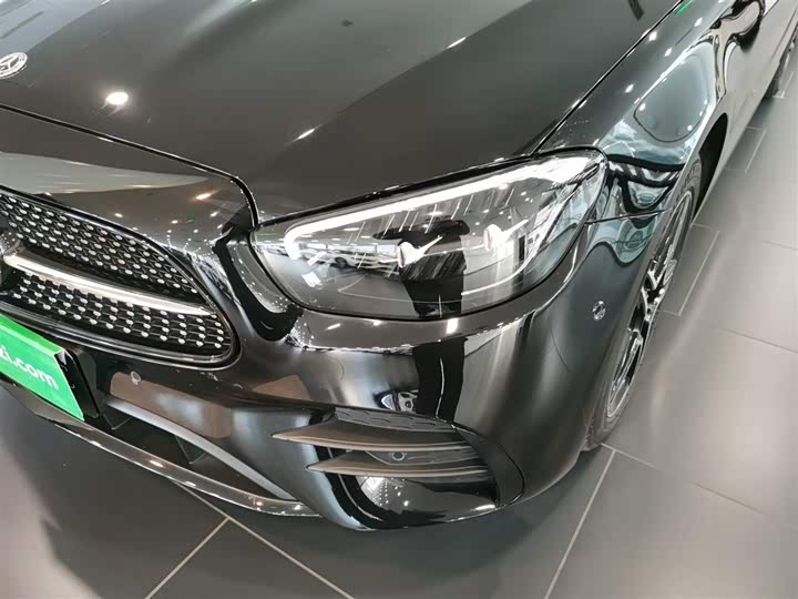 Фото 24 - Mercedes-Benz E-Class