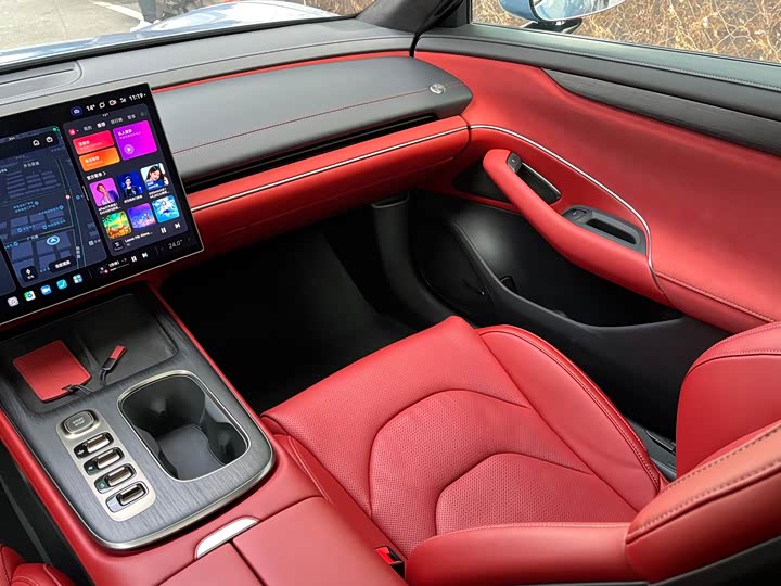 Фото 11 - Xiaomi SU7