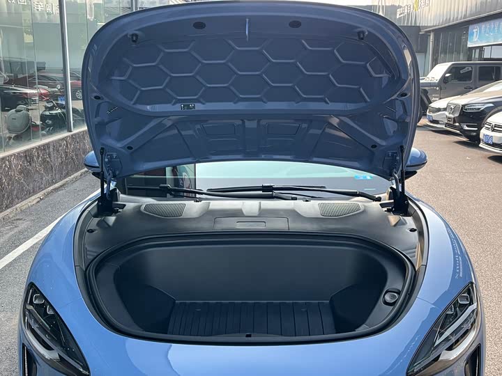 Фото 13 - Xiaomi SU7