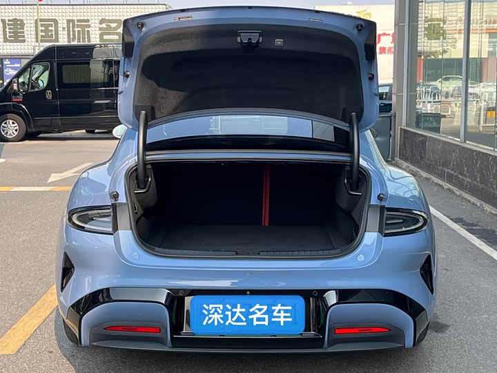 Фото 14 - Xiaomi SU7