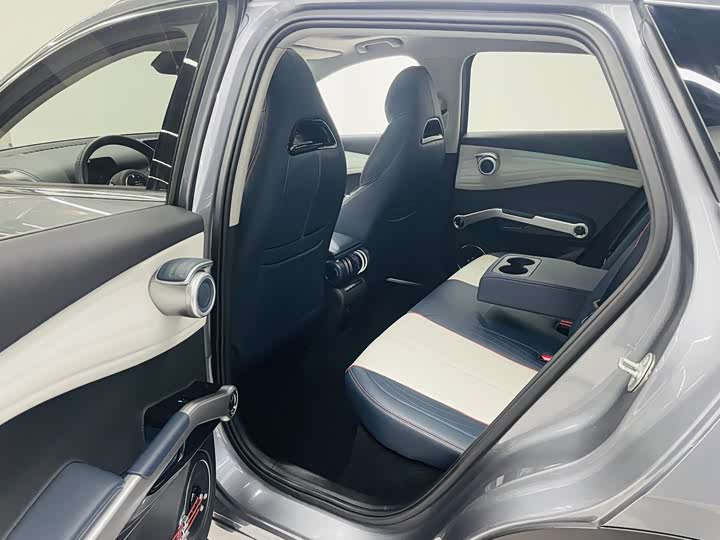 Фото 11 - BYD Yuan Plus