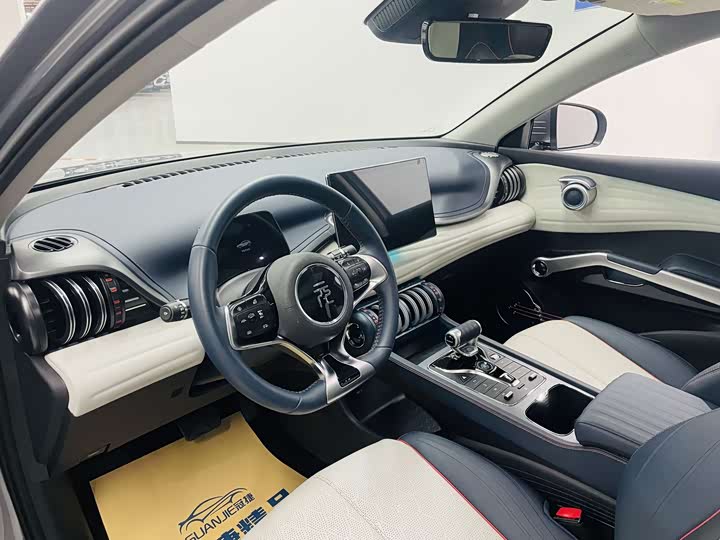 Фото 6 - BYD Yuan Plus