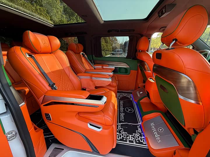 Фото 11 - Mercedes-Benz V-Class