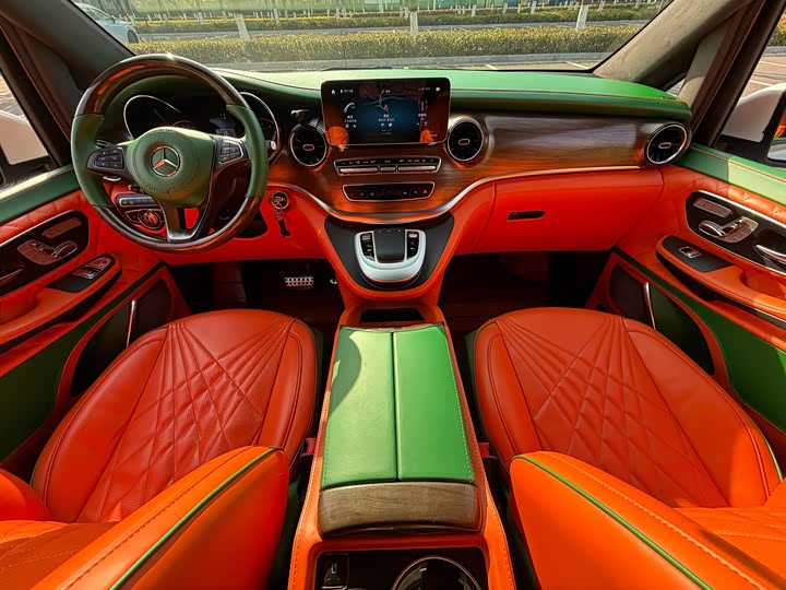 Фото 12 - Mercedes-Benz V-Class