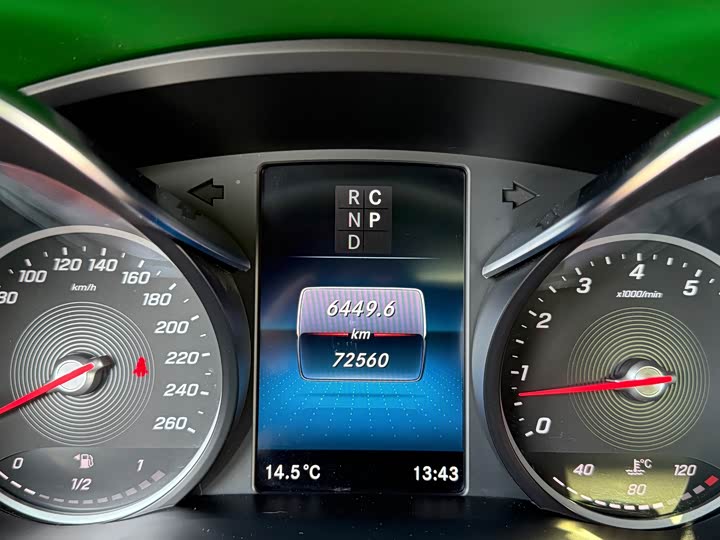 Фото 19 - Mercedes-Benz V-Class