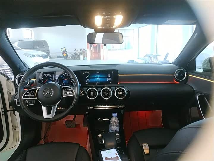 Фото 10 - Mercedes-Benz A-Class