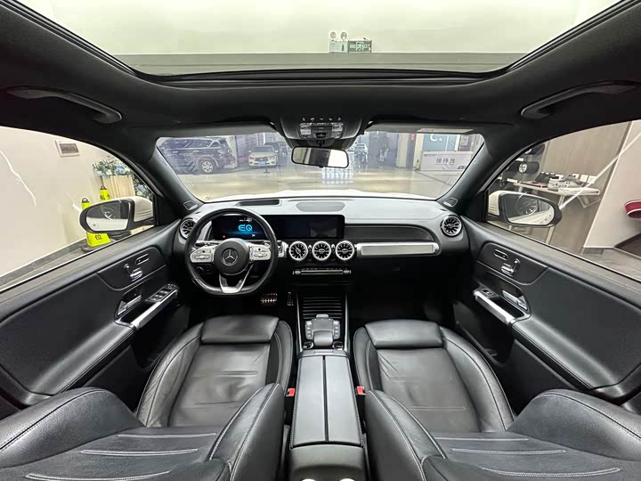 Фото 10 - Mercedes-Benz EQB