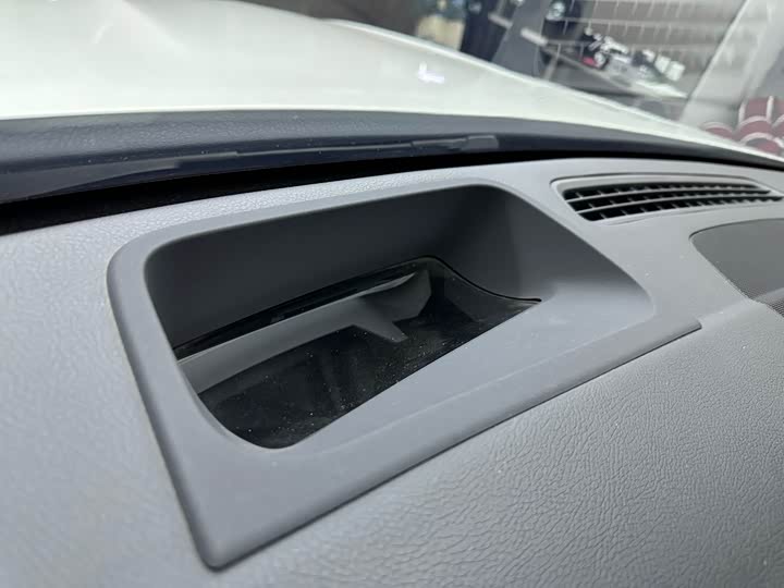 Фото 18 - Mercedes-Benz EQB