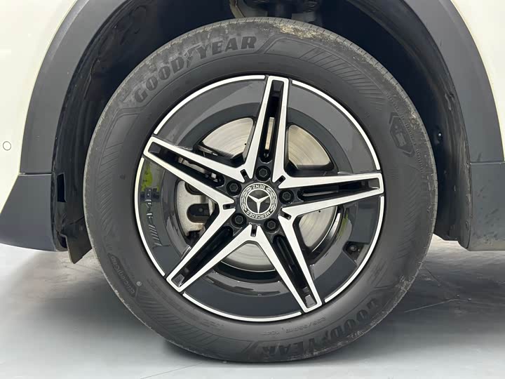 Фото 25 - Mercedes-Benz EQB