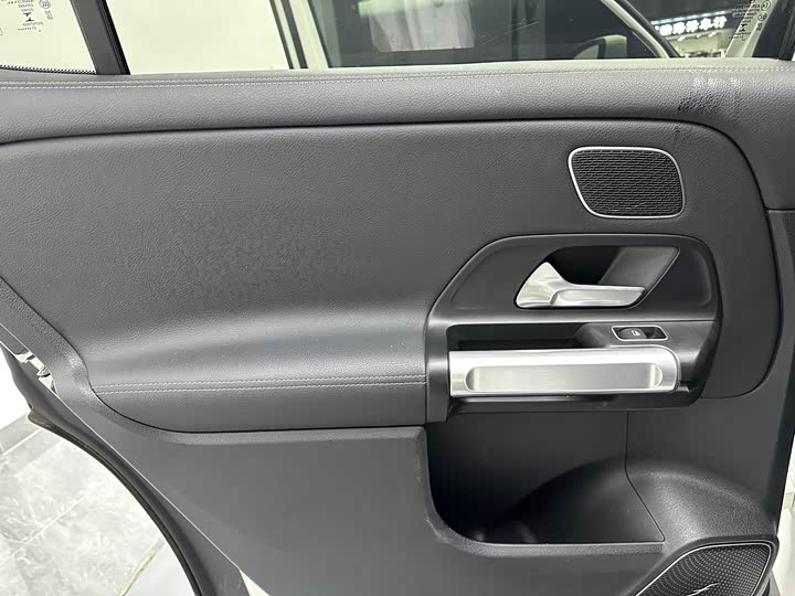 Фото 27 - Mercedes-Benz EQB