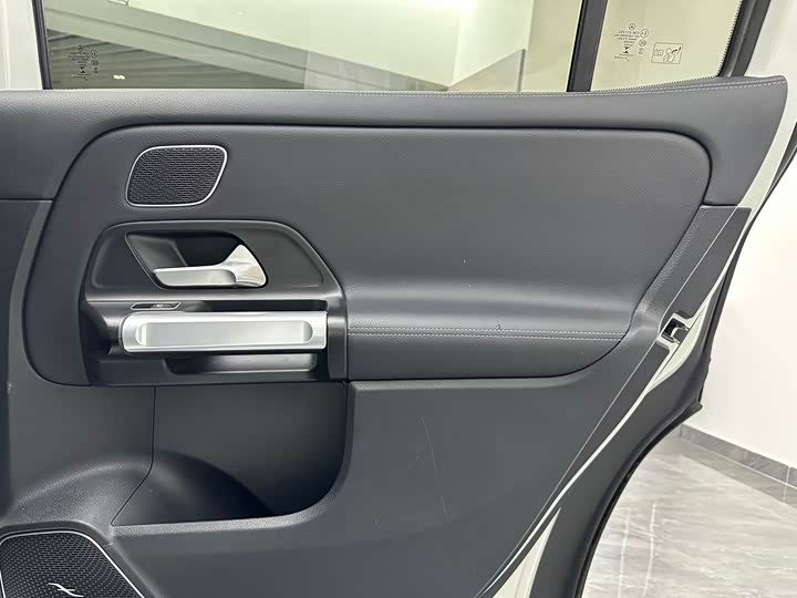 Фото 29 - Mercedes-Benz EQB