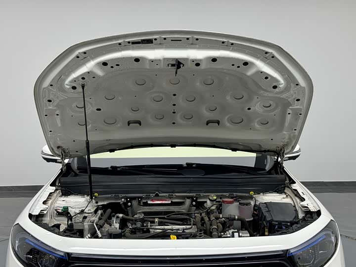 Фото 31 - Mercedes-Benz EQB