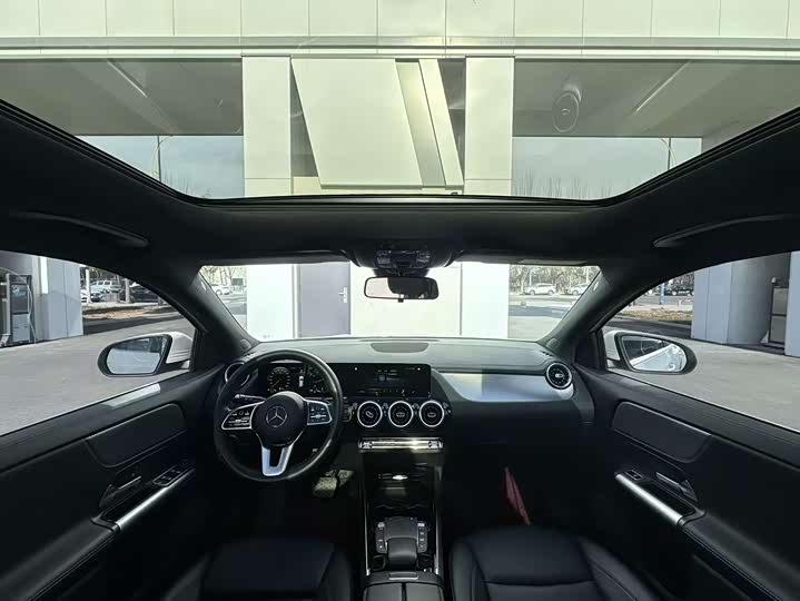 Фото 4 - Mercedes-Benz GLA-Class