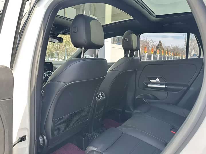 Фото 5 - Mercedes-Benz GLA-Class