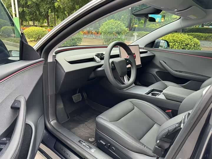 Фото 5 - Tesla Model 3