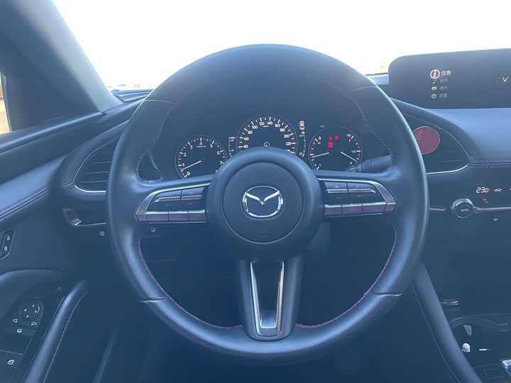 Фото 10 - Mazda 3 (Axela)