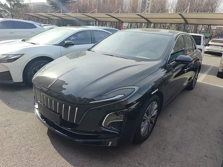 Фото 1 - Hongqi E-QM5