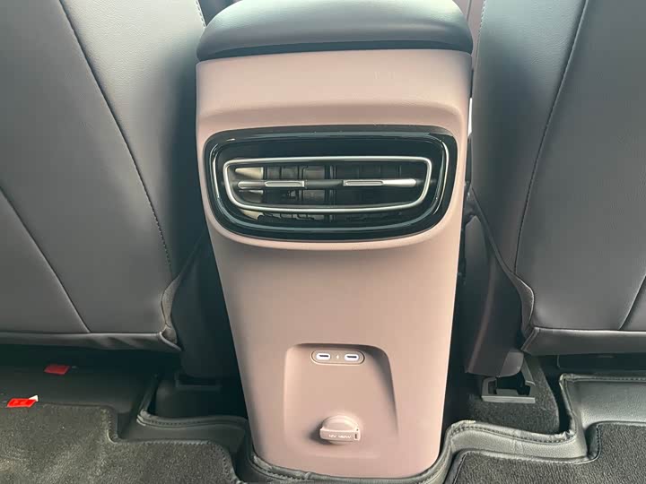 Фото 21 - Hongqi EHS5 (Tiangong 06)