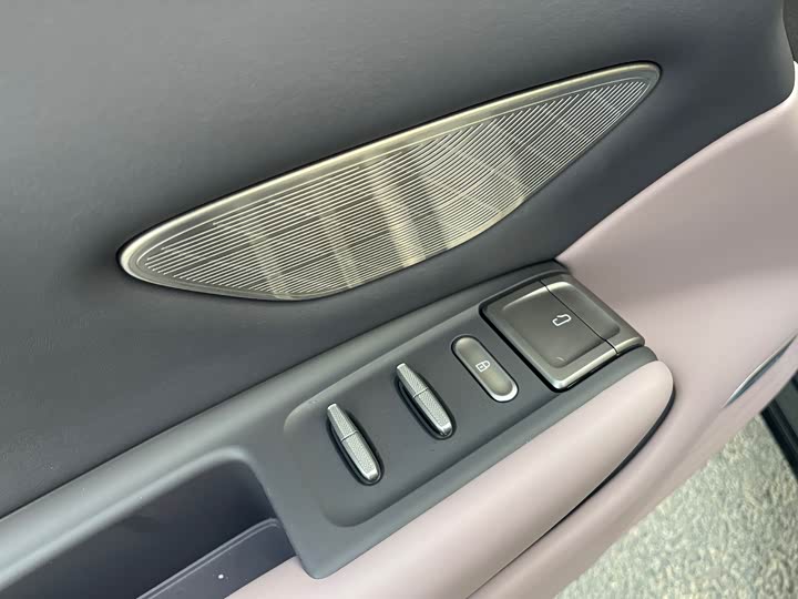 Фото 8 - Hongqi EHS5 (Tiangong 06)