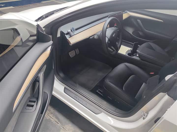 Фото 16 - Tesla Model 3