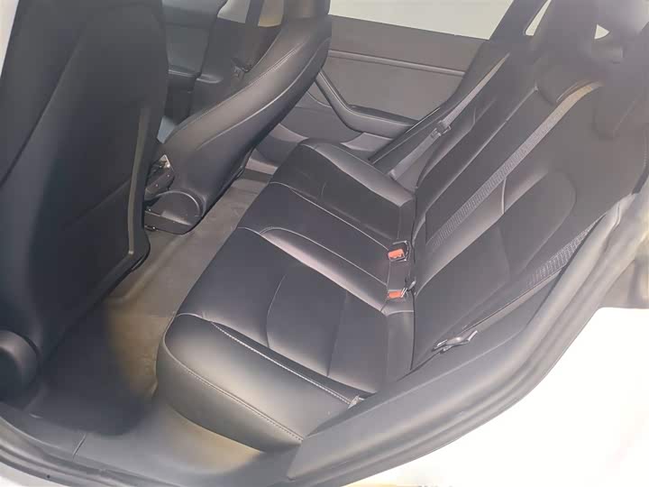 Фото 17 - Tesla Model 3