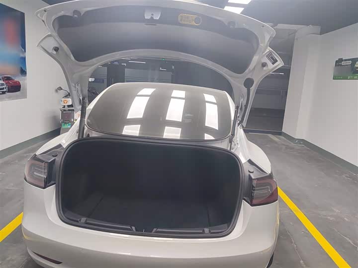 Фото 19 - Tesla Model 3