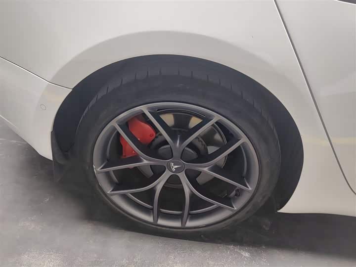 Фото 26 - Tesla Model 3