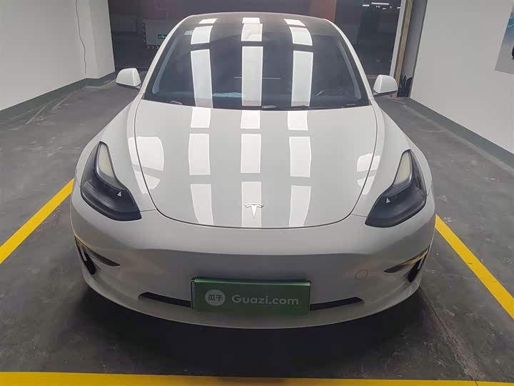 Фото 3 - Tesla Model 3