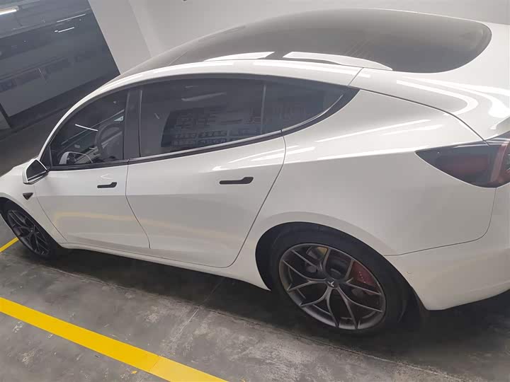 Фото 5 - Tesla Model 3