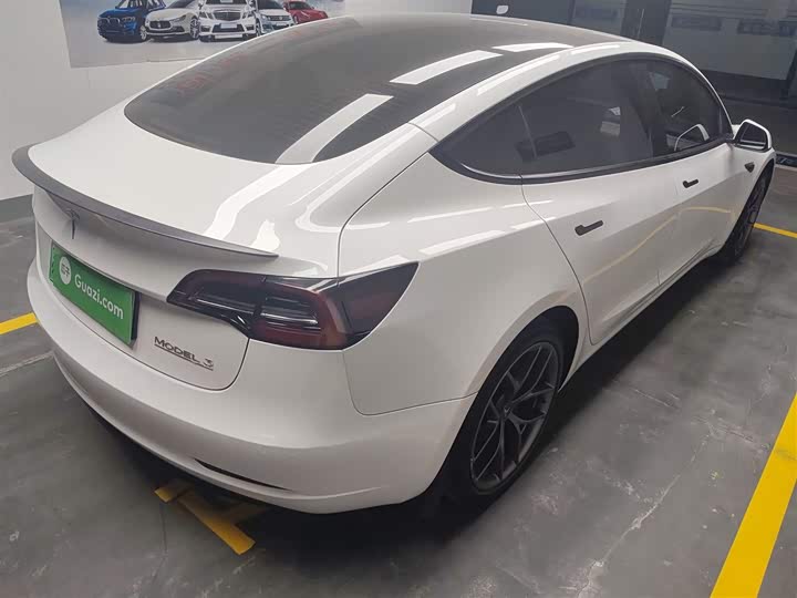 Фото 7 - Tesla Model 3