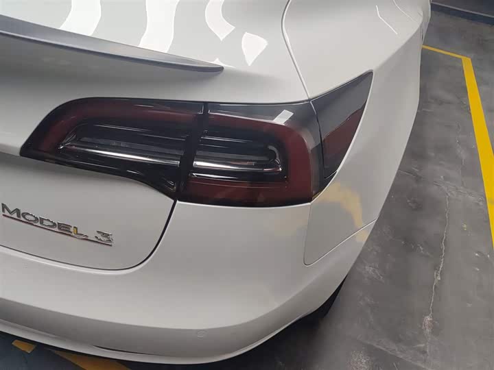 Фото 8 - Tesla Model 3