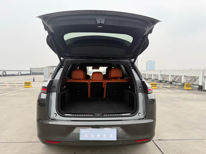 Фото 11 - LiXiang L7