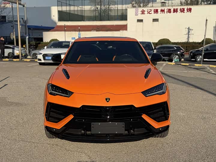 Фото 1 - Lamborghini Urus