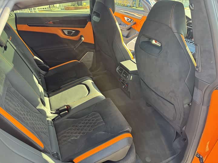 Фото 13 - Lamborghini Urus