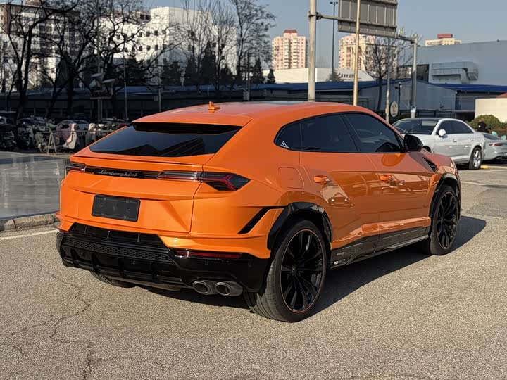 Фото 6 - Lamborghini Urus