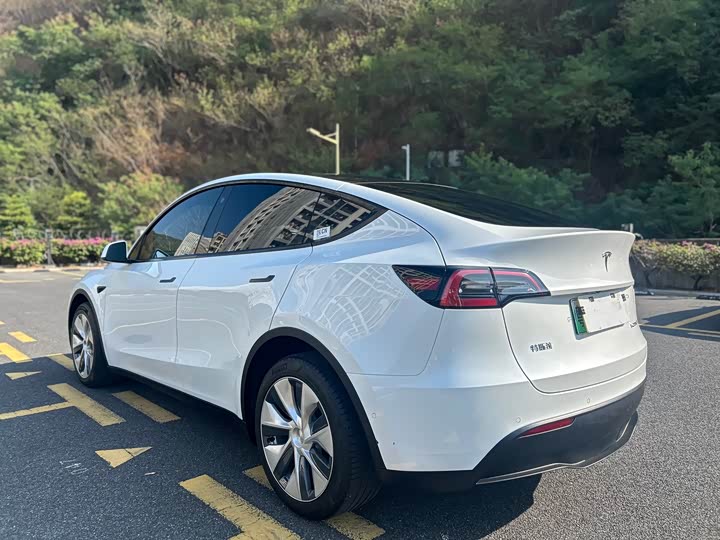 Фото 26 - Tesla Model Y
